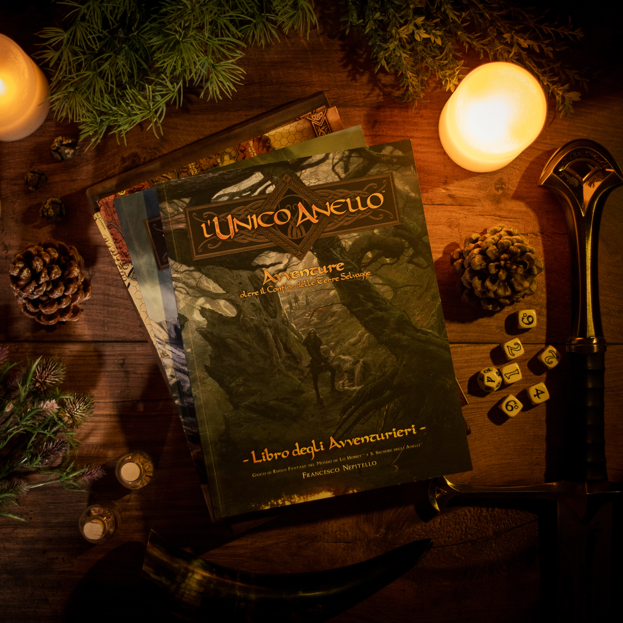 L'Unico Anello - Cofanetto Gioco di Ruolo con Manuali Base + Set di Dadi Esclusivo