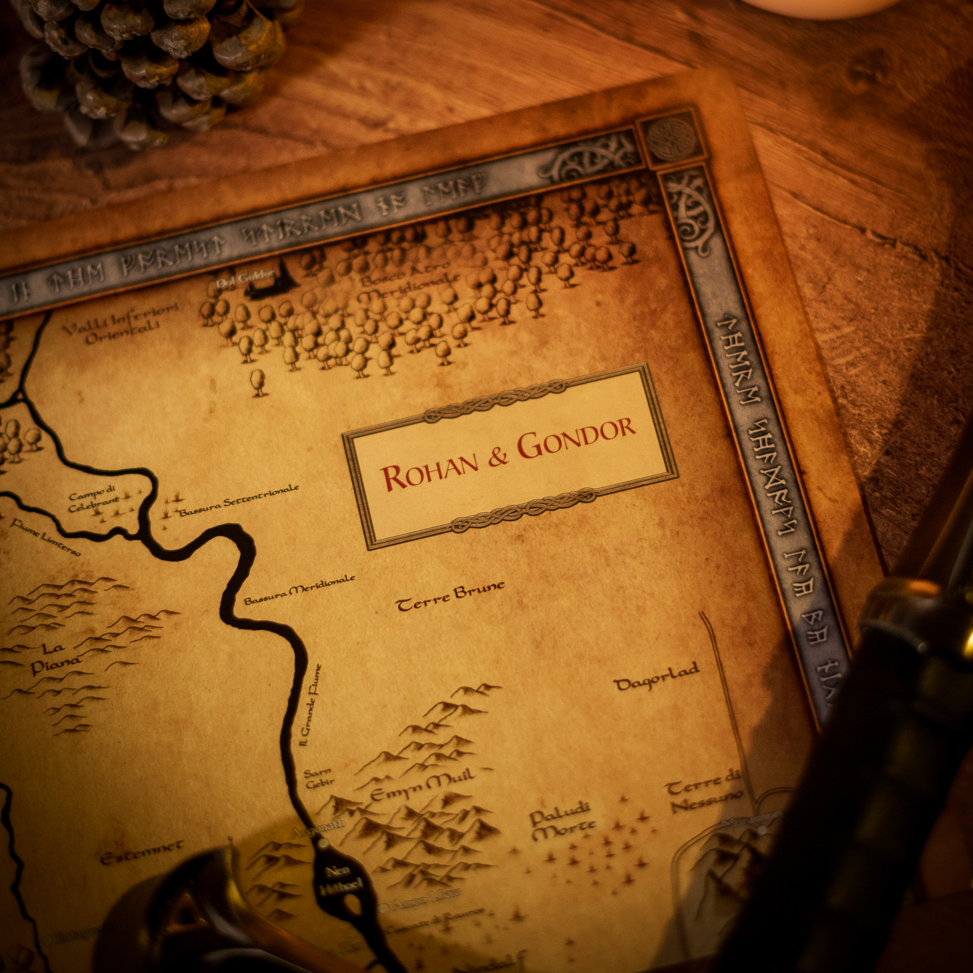 L'Unico Anello - Cofanetto Gioco di Ruolo con Manuali Base + Set di Dadi Esclusivo