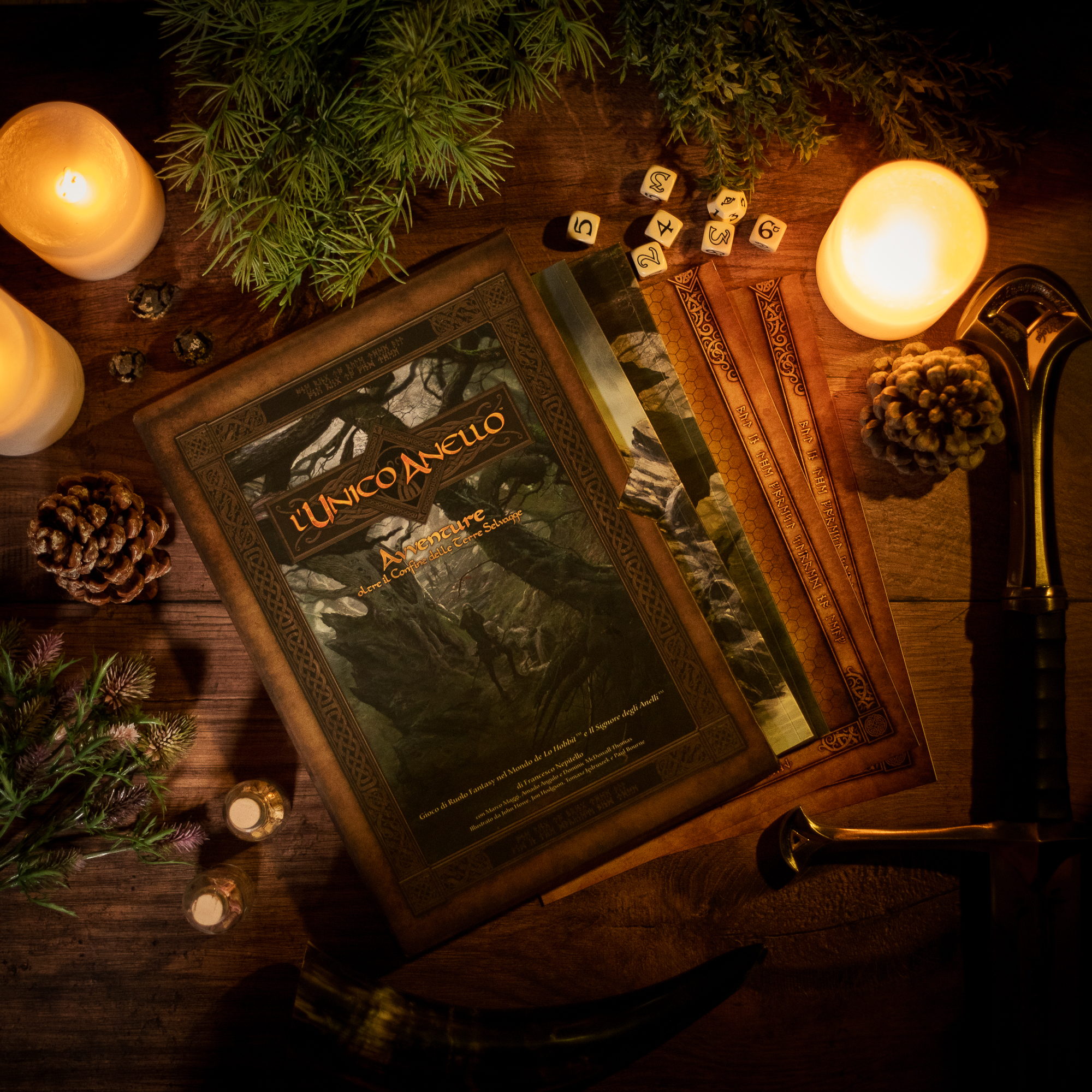 L'Unico Anello - Cofanetto Gioco di Ruolo con Manuali Base + Set di Dadi Esclusivo