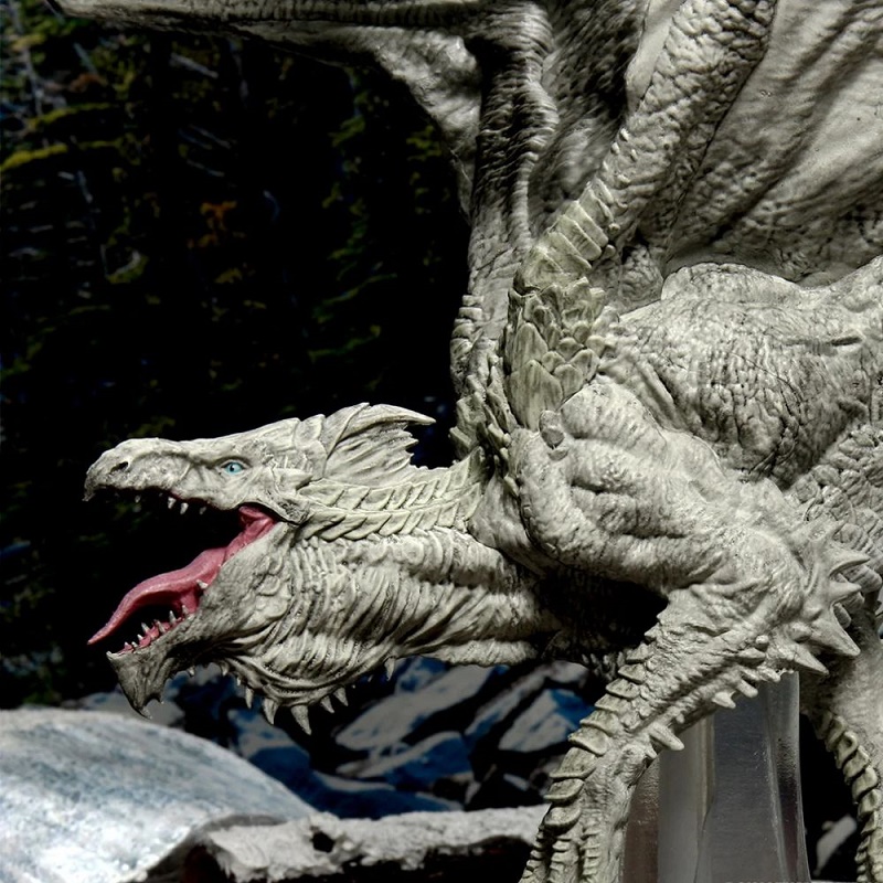 D&D Icons of the Realms - Adult White Dragon Premium Figure